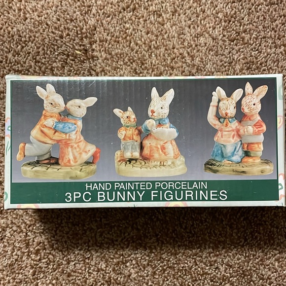 Easter Dancing Bunny Figurines 3PC Hand Painted Porcelain Spring - World… - Picture 3 of 7